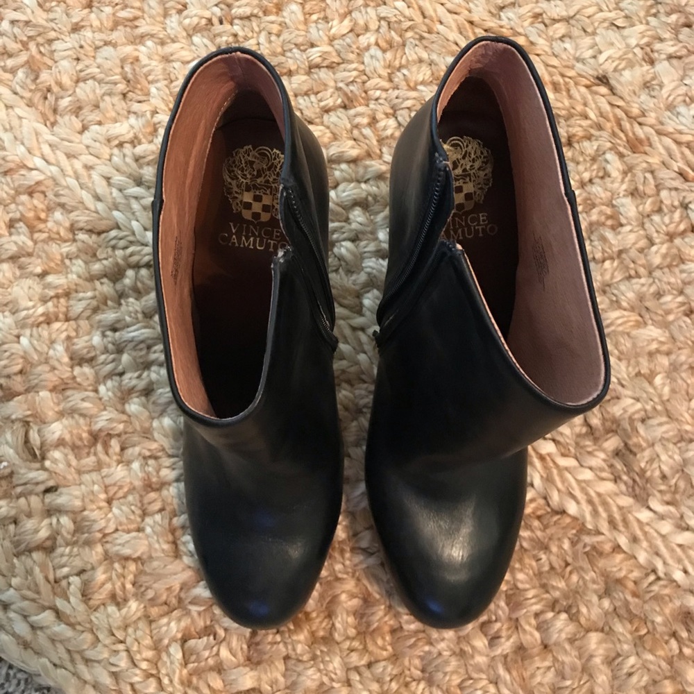 Vince Camuto black booties size 9